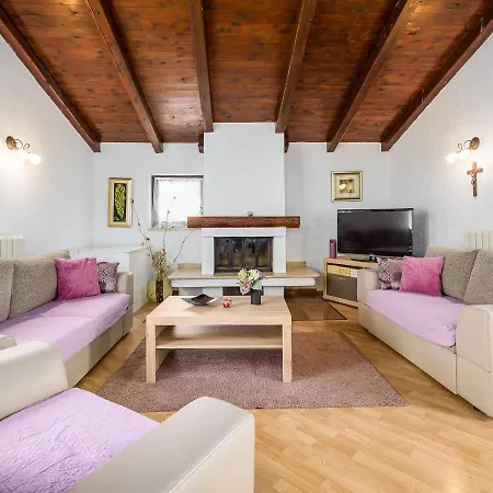 Martimar With Pool And Hot Tub In Istria Villa