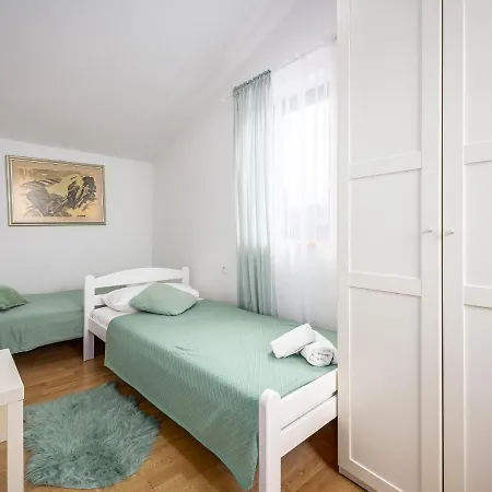 Martimar With Pool And Hot Tub In Istria Βίλα