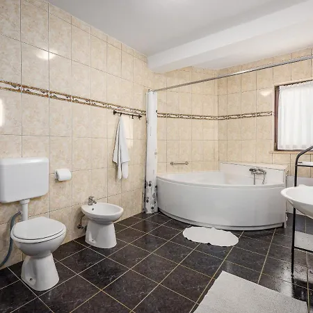 Martimar With Pool And Hot Tub In Istria Rosini