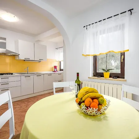 Martimar With Pool And Hot Tub In Istria