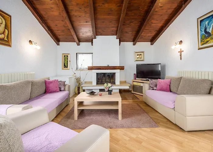 Martimar With Pool And Hot Tub In Istria Villa