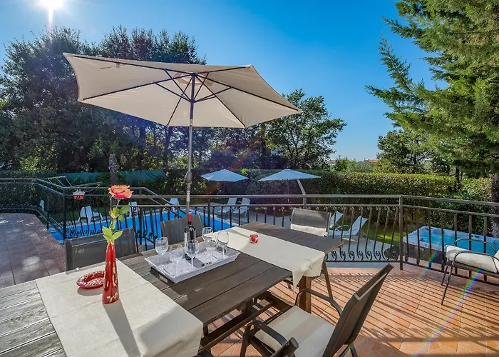 Martimar With Pool And Hot Tub In Istria Rosini