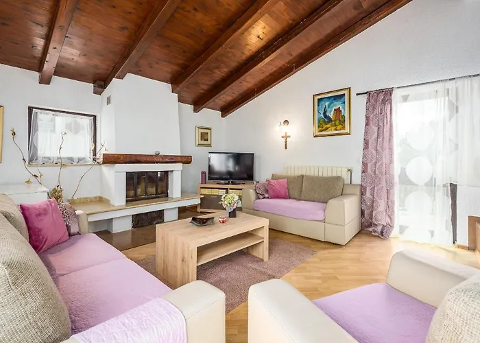 Martimar With Pool And Hot Tub In Istria