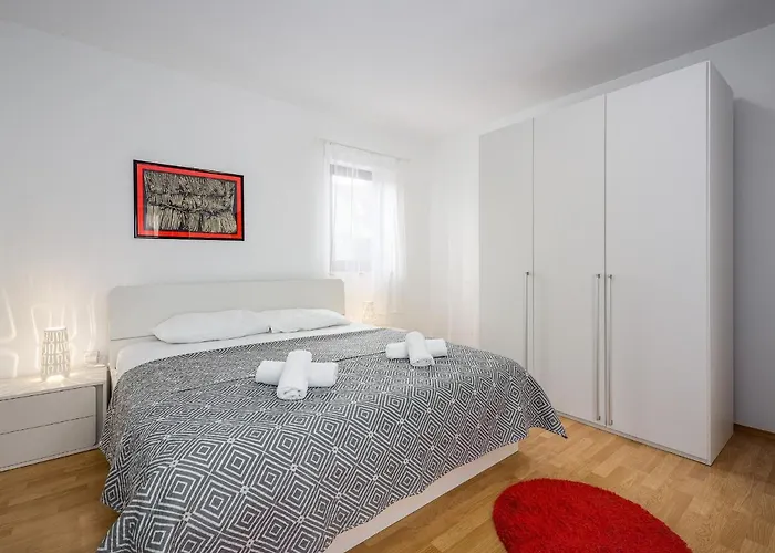 Villa Martimar With Pool And Hot Tub In Istria *