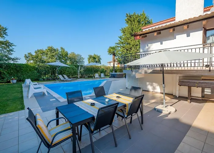 Martimar With Pool And Hot Tub In Istria Villa *