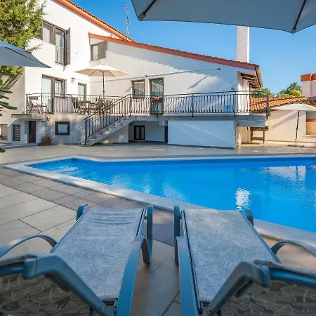Villa Martimar With Pool And Hot Tub In Istria
