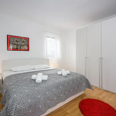 Villa Martimar With Pool And Hot Tub In Istria *