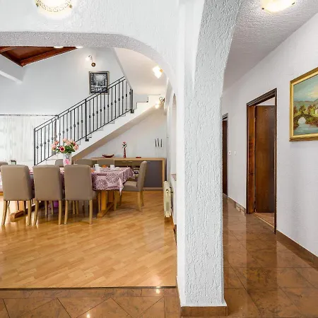 Villa Martimar With Pool And Hot Tub In Istria