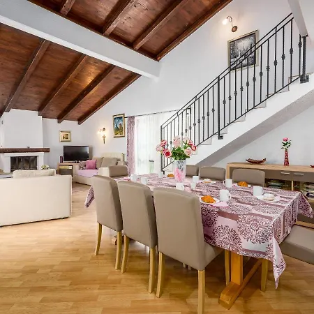 Martimar With Pool And Hot Tub In Istria Villa *